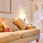 Pass The Keys Charming Cottage In City Centre With Free Parking