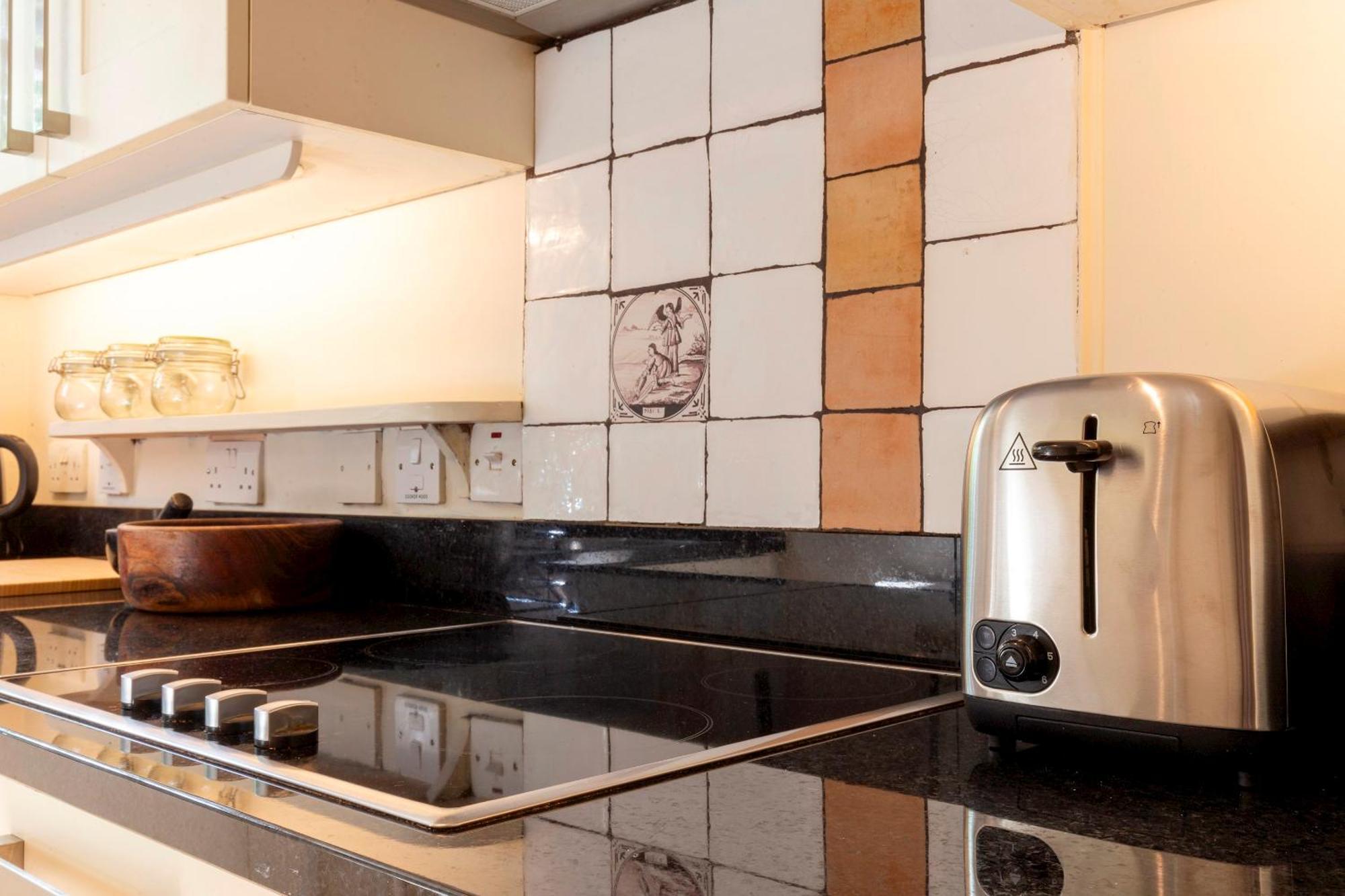 Holiday home Pass The Keys Charming In Centre With Free Parking *
