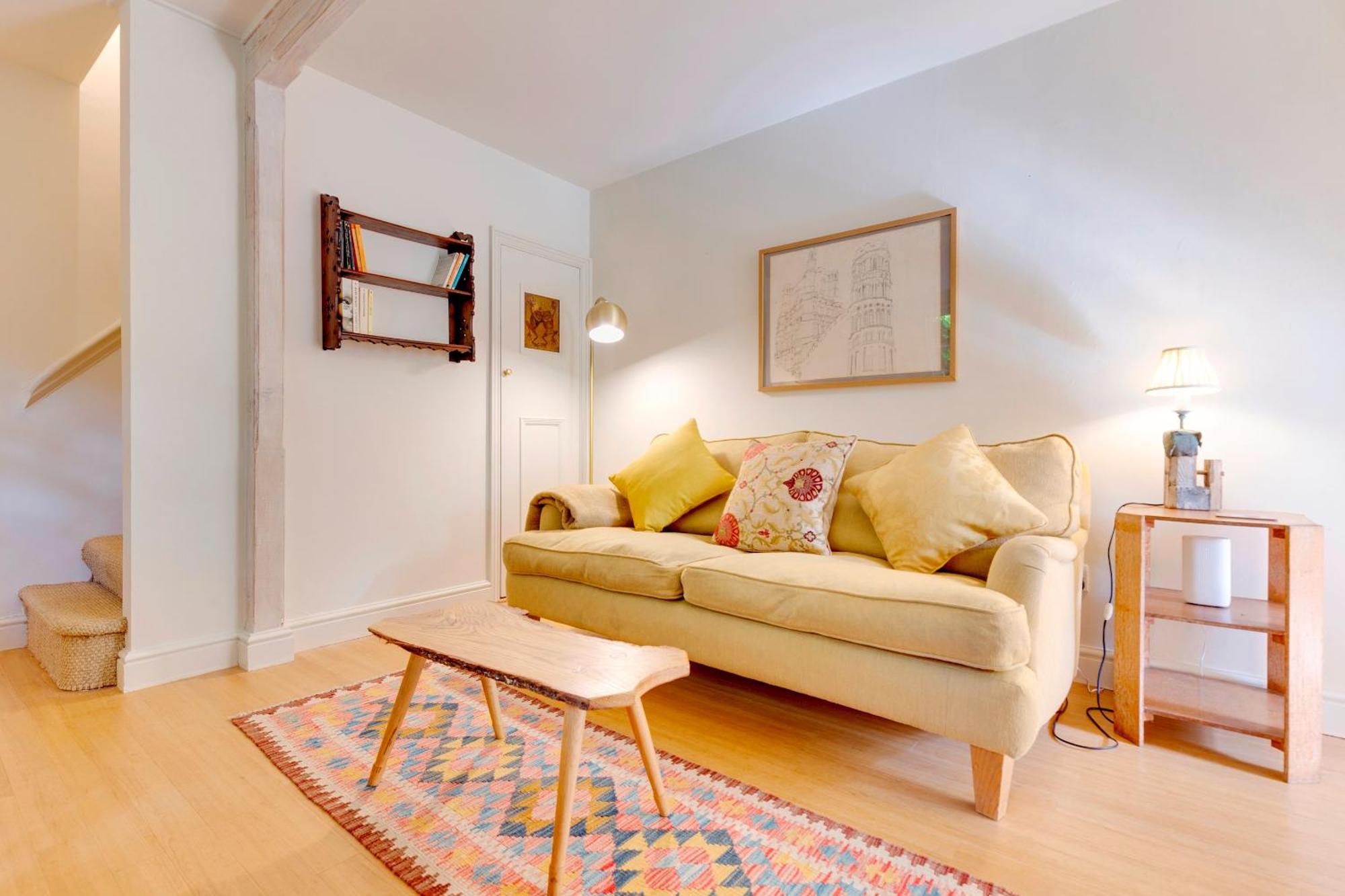 Pass The Keys Charming In Centre With Free Parking Holiday home