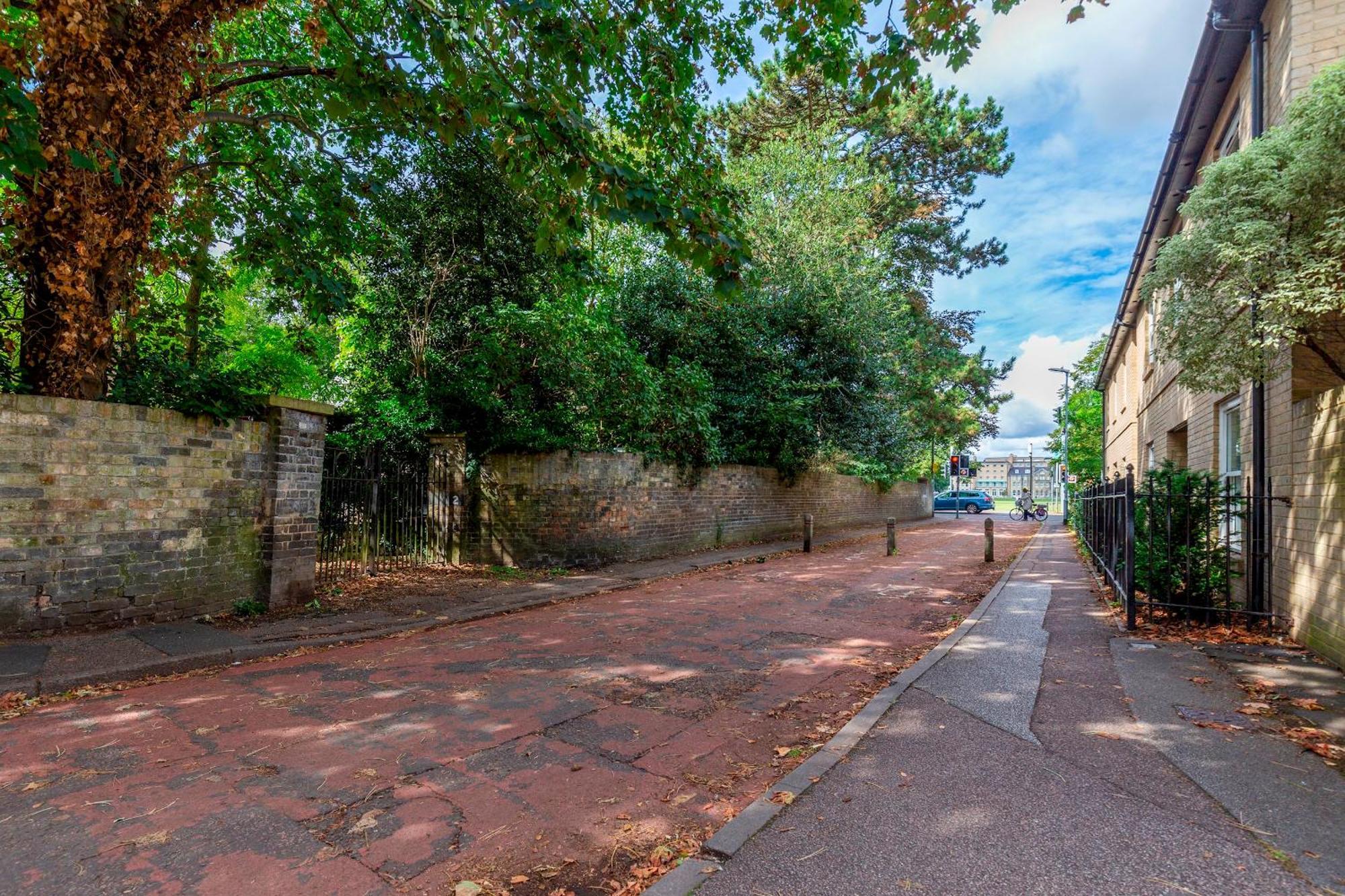 Holiday home Pass The Keys Charming In Centre With Free Parking *
